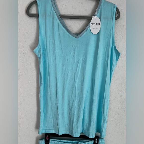 ***NWT*** TikTik Pajama Set - Picture 2 of 8